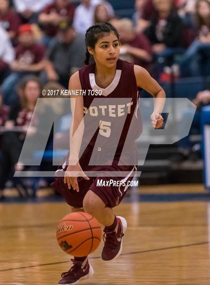 Thumbnail 3 in Devine vs. Poteet (UIL 4A Bi-District) photogallery.