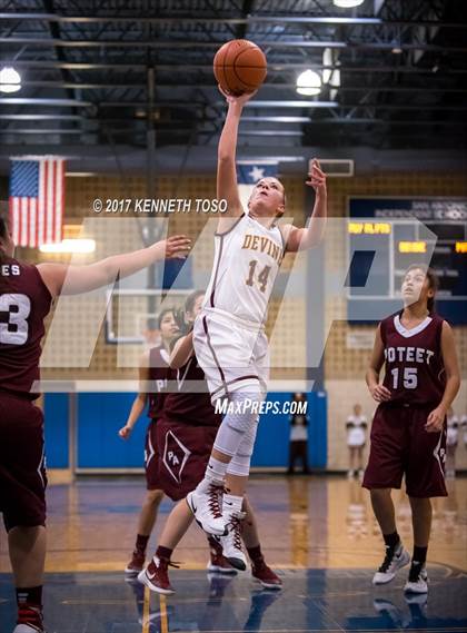 Thumbnail 3 in Devine vs. Poteet (UIL 4A Bi-District) photogallery.
