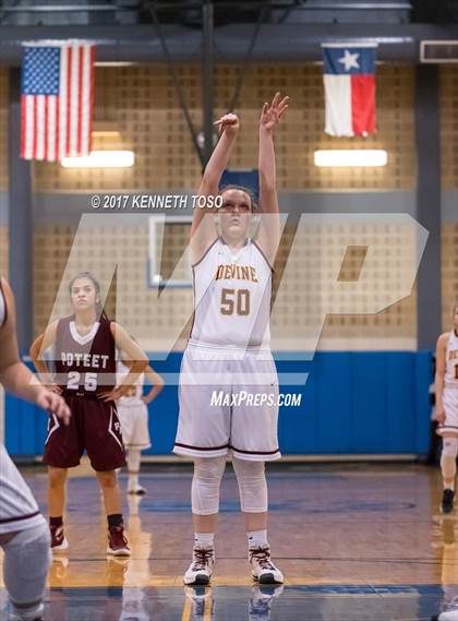 Thumbnail 2 in Devine vs. Poteet (UIL 4A Bi-District) photogallery.