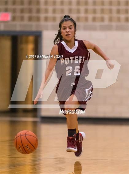 Thumbnail 1 in Devine vs. Poteet (UIL 4A Bi-District) photogallery.