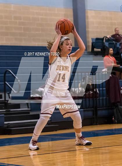 Thumbnail 1 in Devine vs. Poteet (UIL 4A Bi-District) photogallery.