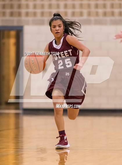 Thumbnail 3 in Devine vs. Poteet (UIL 4A Bi-District) photogallery.
