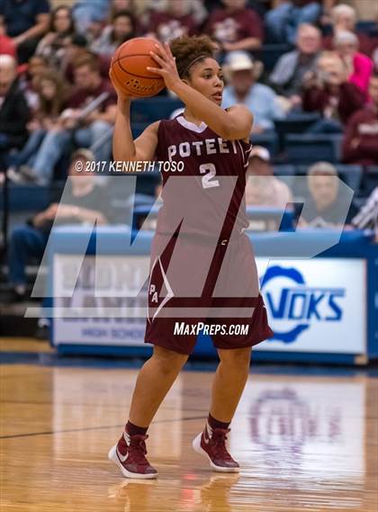 Thumbnail 1 in Devine vs. Poteet (UIL 4A Bi-District) photogallery.