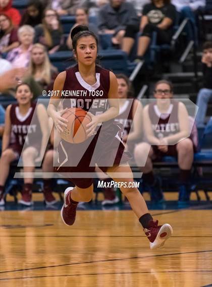 Thumbnail 2 in Devine vs. Poteet (UIL 4A Bi-District) photogallery.