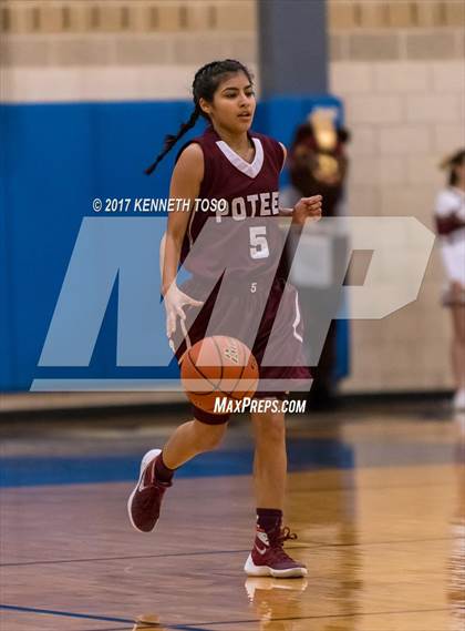 Thumbnail 1 in Devine vs. Poteet (UIL 4A Bi-District) photogallery.