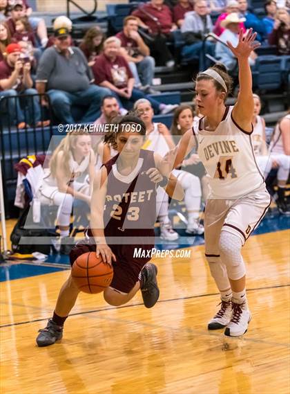 Thumbnail 2 in Devine vs. Poteet (UIL 4A Bi-District) photogallery.