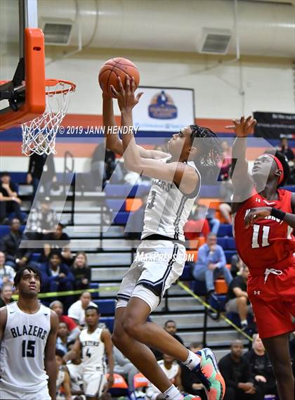Thumbnail 1 in Sierra Canyon vs. Northeast (Tarkanian Classic) photogallery.