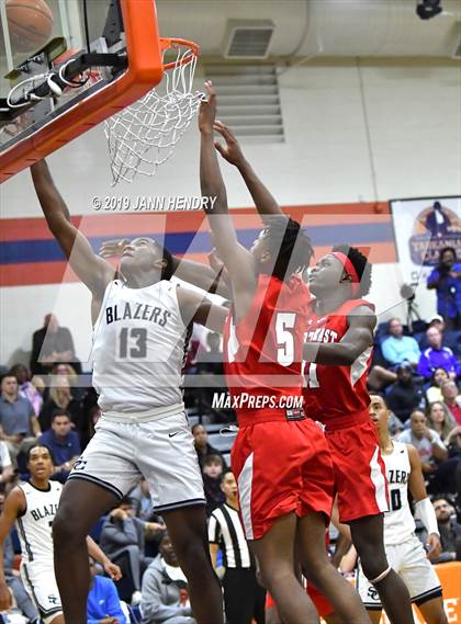 Thumbnail 2 in Sierra Canyon vs. Northeast (Tarkanian Classic) photogallery.