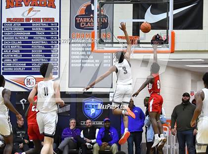 Thumbnail 2 in Sierra Canyon vs. Northeast (Tarkanian Classic) photogallery.