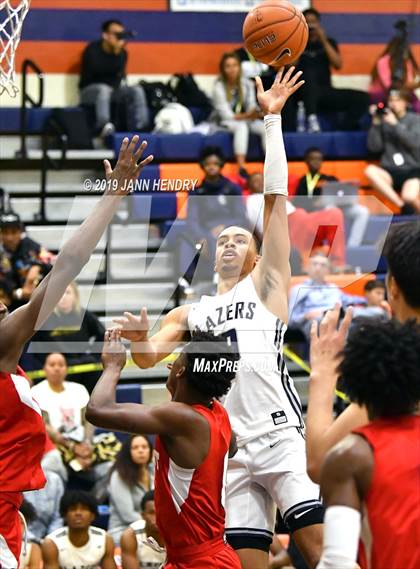 Thumbnail 3 in Sierra Canyon vs. Northeast (Tarkanian Classic) photogallery.