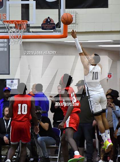 Thumbnail 2 in Sierra Canyon vs. Northeast (Tarkanian Classic) photogallery.