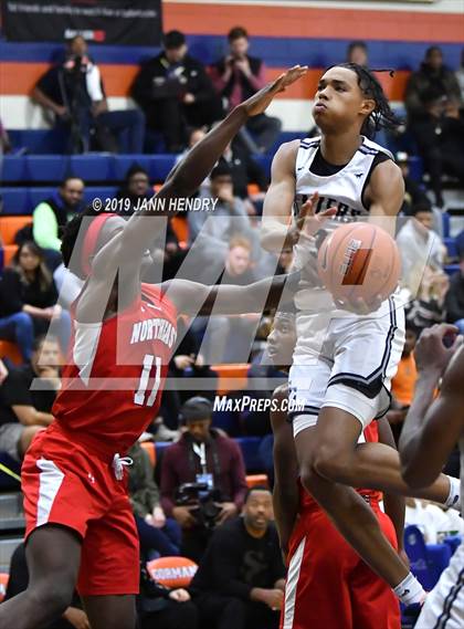 Thumbnail 1 in Sierra Canyon vs. Northeast (Tarkanian Classic) photogallery.