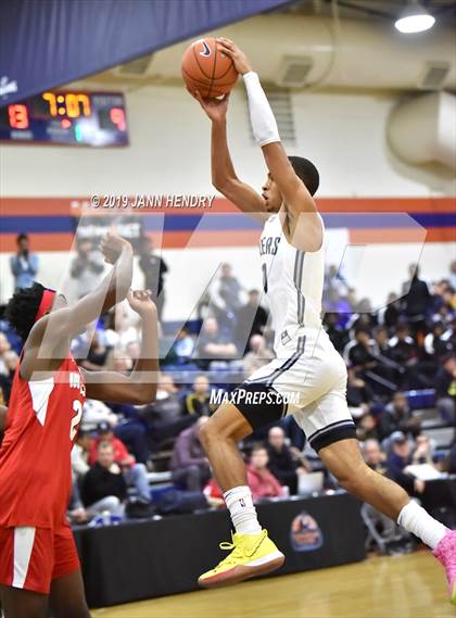 Thumbnail 2 in Sierra Canyon vs. Northeast (Tarkanian Classic) photogallery.
