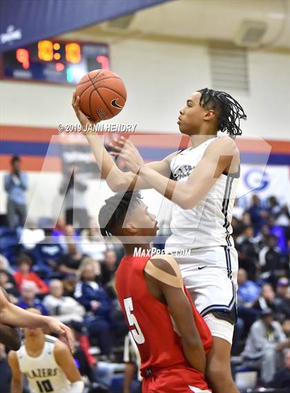 Thumbnail 3 in Sierra Canyon vs. Northeast (Tarkanian Classic) photogallery.