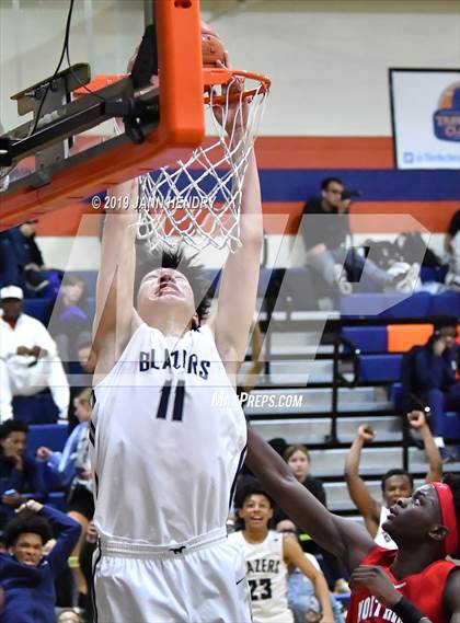 Thumbnail 2 in Sierra Canyon vs. Northeast (Tarkanian Classic) photogallery.