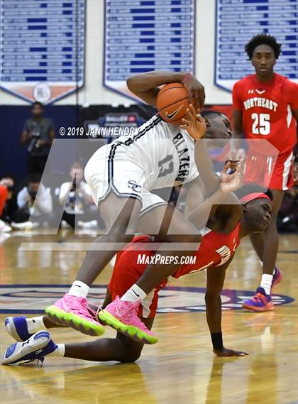 Thumbnail 3 in Sierra Canyon vs. Northeast (Tarkanian Classic) photogallery.