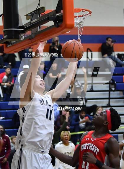 Thumbnail 2 in Sierra Canyon vs. Northeast (Tarkanian Classic) photogallery.