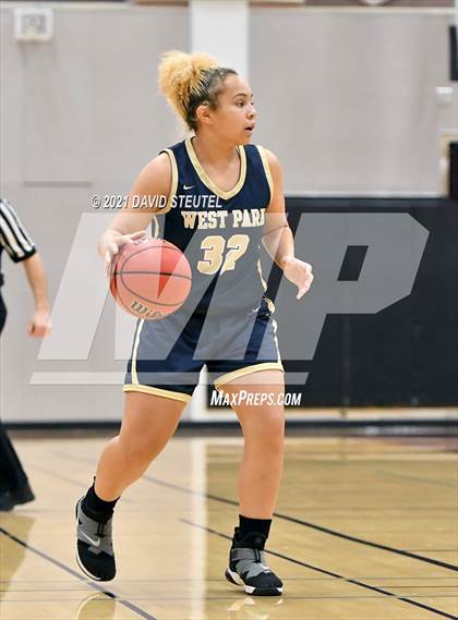Thumbnail 2 in West Park vs. Oakmont (Nighthawk Christmas Classic) photogallery.