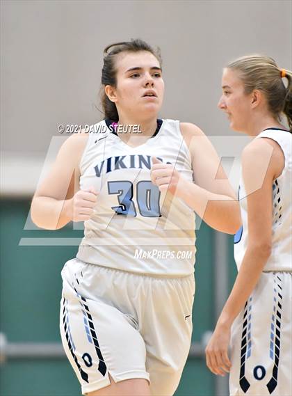 Thumbnail 1 in West Park vs. Oakmont (Nighthawk Christmas Classic) photogallery.