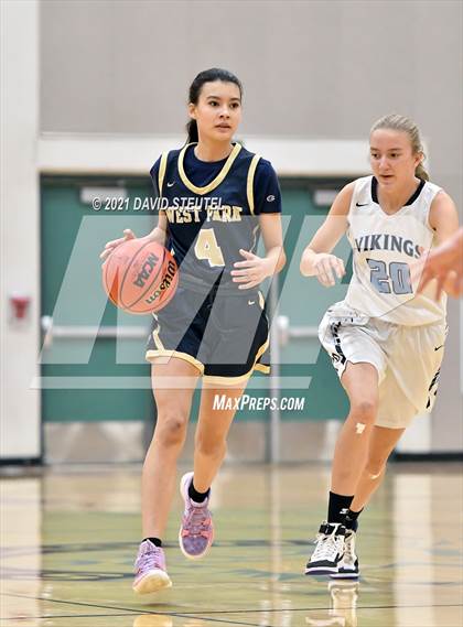 Thumbnail 1 in West Park vs. Oakmont (Nighthawk Christmas Classic) photogallery.