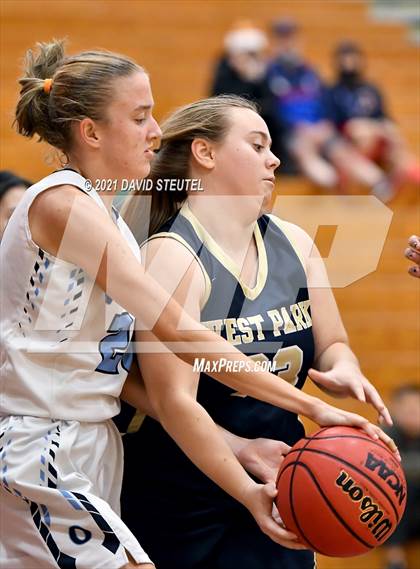 Thumbnail 3 in West Park vs. Oakmont (Nighthawk Christmas Classic) photogallery.