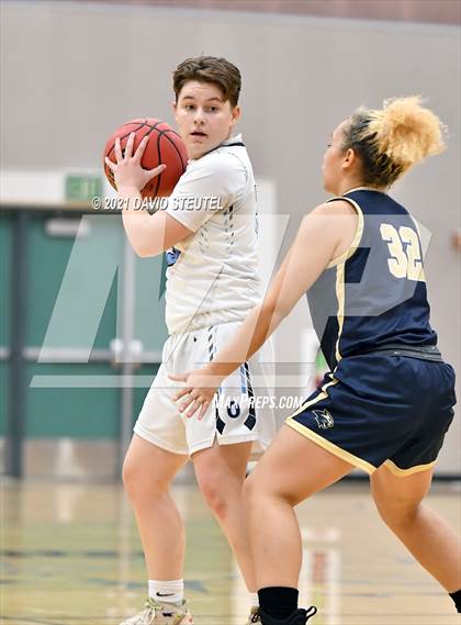 Thumbnail 1 in West Park vs. Oakmont (Nighthawk Christmas Classic) photogallery.