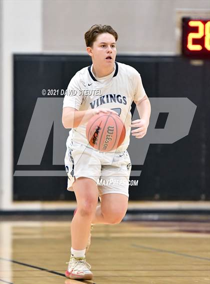 Thumbnail 2 in West Park vs. Oakmont (Nighthawk Christmas Classic) photogallery.