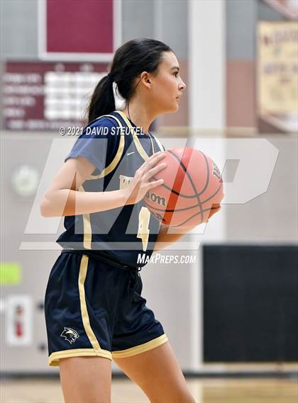 Thumbnail 3 in West Park vs. Oakmont (Nighthawk Christmas Classic) photogallery.