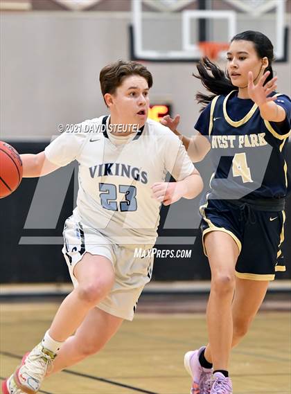 Thumbnail 2 in West Park vs. Oakmont (Nighthawk Christmas Classic) photogallery.