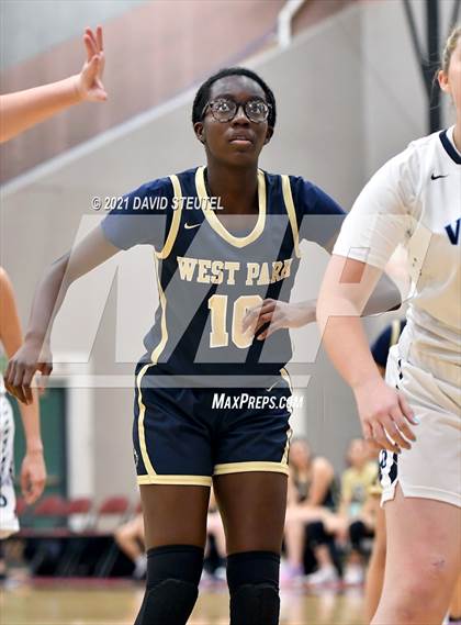 Thumbnail 2 in West Park vs. Oakmont (Nighthawk Christmas Classic) photogallery.