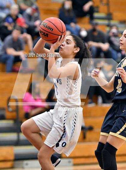 Thumbnail 2 in West Park vs. Oakmont (Nighthawk Christmas Classic) photogallery.