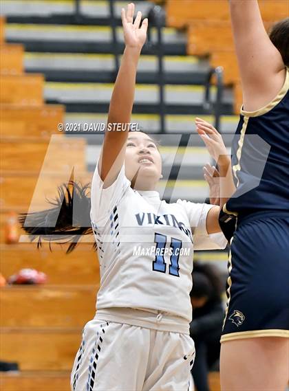 Thumbnail 3 in West Park vs. Oakmont (Nighthawk Christmas Classic) photogallery.