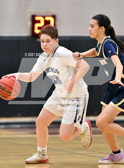 Thumbnail 1 in West Park vs. Oakmont (Nighthawk Christmas Classic) photogallery.