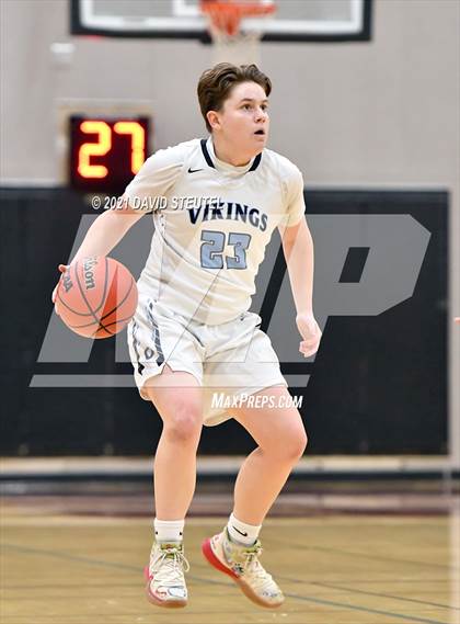 Thumbnail 3 in West Park vs. Oakmont (Nighthawk Christmas Classic) photogallery.