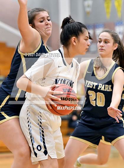 Thumbnail 1 in West Park vs. Oakmont (Nighthawk Christmas Classic) photogallery.