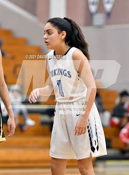 Thumbnail 1 in West Park vs. Oakmont (Nighthawk Christmas Classic) photogallery.