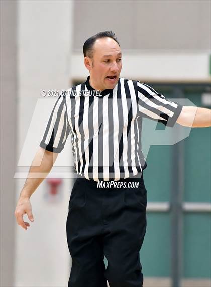 Thumbnail 1 in West Park vs. Oakmont (Nighthawk Christmas Classic) photogallery.