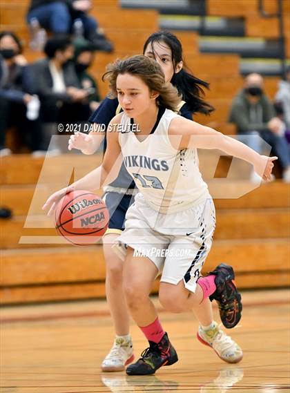 Thumbnail 2 in West Park vs. Oakmont (Nighthawk Christmas Classic) photogallery.