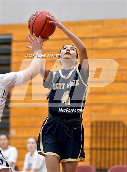 Thumbnail 3 in West Park vs. Oakmont (Nighthawk Christmas Classic) photogallery.