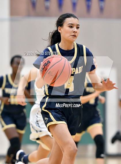 Thumbnail 2 in West Park vs. Oakmont (Nighthawk Christmas Classic) photogallery.