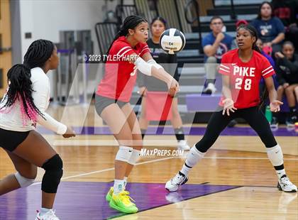 Thumbnail 3 in Pike @ Ben Davis photogallery.