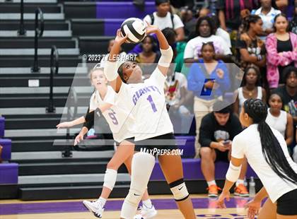 Thumbnail 3 in Pike @ Ben Davis photogallery.