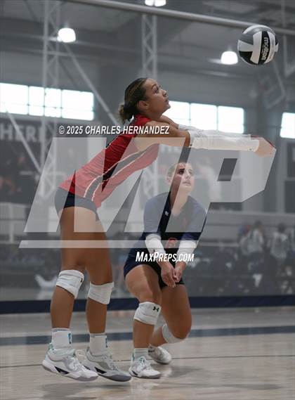 Thumbnail 2 in East View vs Klein Cain (Legends Invitational) photogallery.