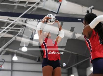 Thumbnail 2 in East View vs Klein Cain (Legends Invitational) photogallery.