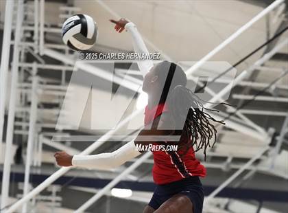 Thumbnail 2 in East View vs Klein Cain (Legends Invitational) photogallery.