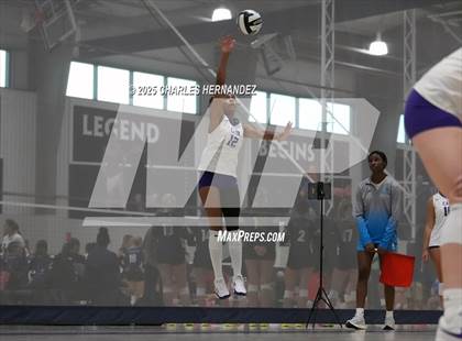 Thumbnail 2 in East View vs Klein Cain (Legends Invitational) photogallery.