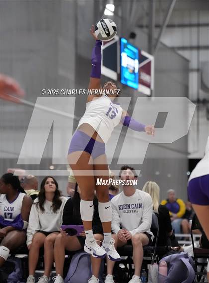 Thumbnail 3 in East View vs Klein Cain (Legends Invitational) photogallery.