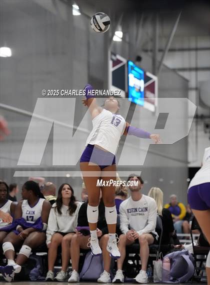 Thumbnail 1 in East View vs Klein Cain (Legends Invitational) photogallery.