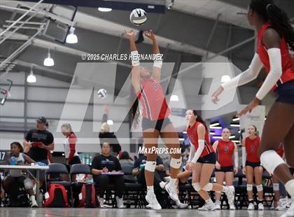 Thumbnail 3 in East View vs Klein Cain (Legends Invitational) photogallery.