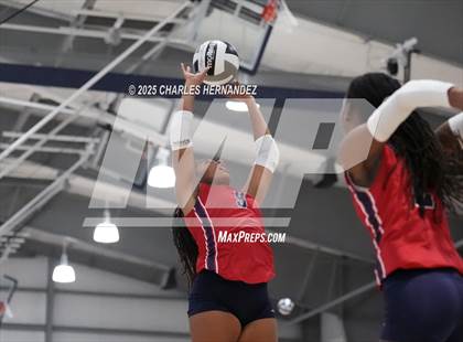 Thumbnail 3 in East View vs Klein Cain (Legends Invitational) photogallery.